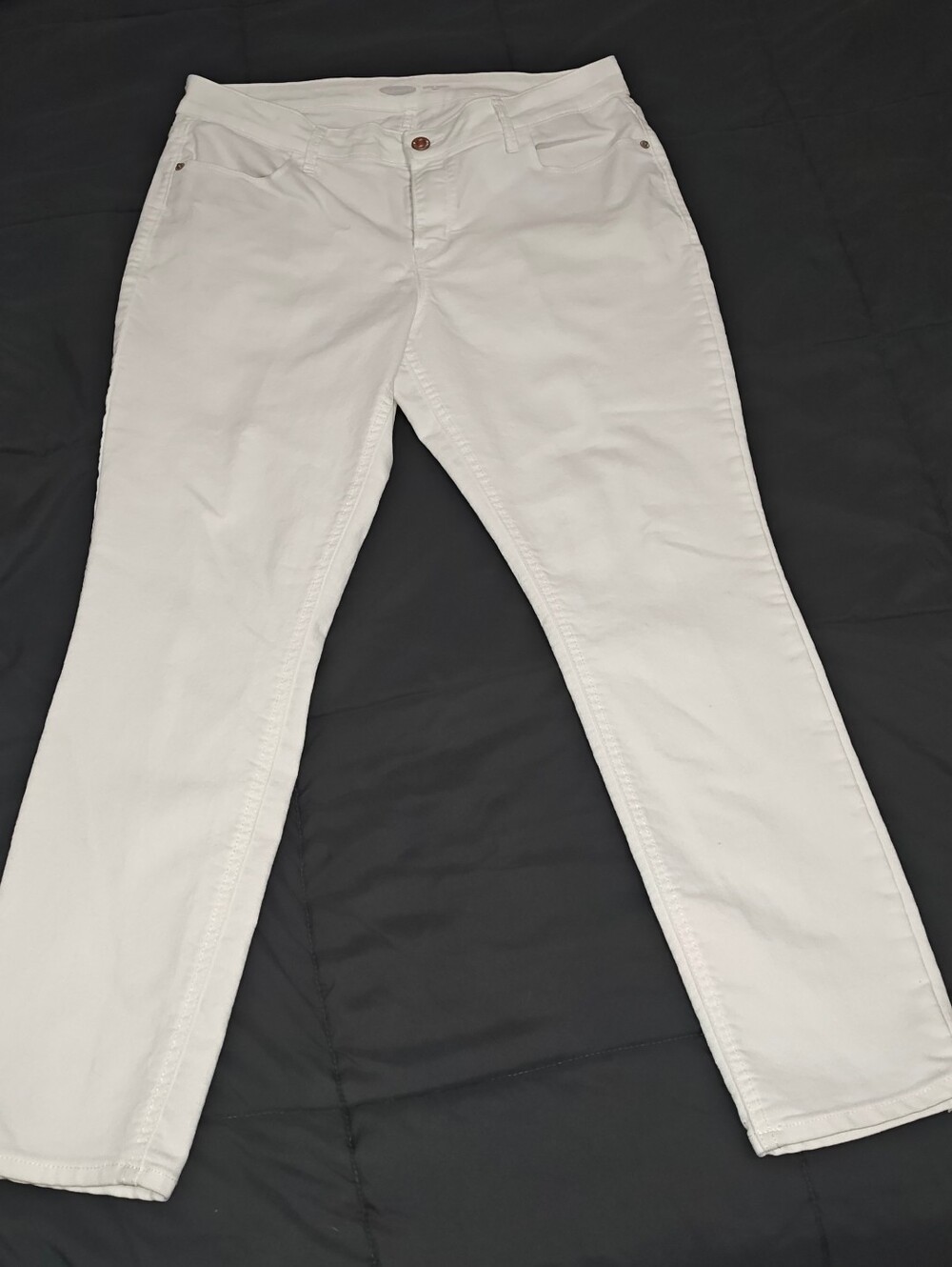 Old Navy White Super Skinny Ankle Jeans